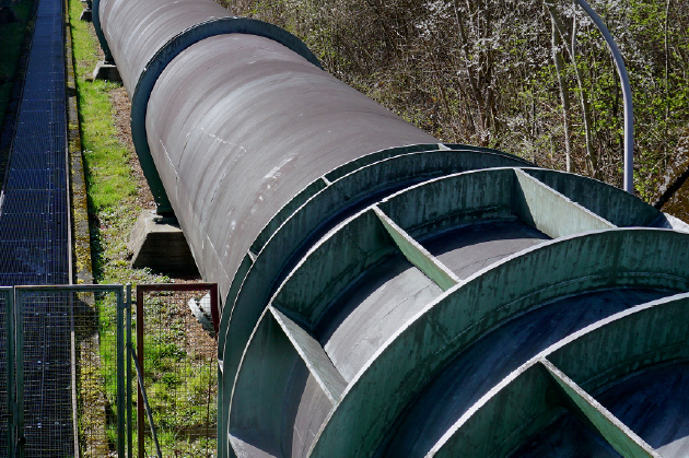 Verbindungstechnik im Rohrleitungsbau Druckrohrleitung des Pumpspeicherkraftwerks Erzhausen bei Kreiensen – Symbolbild für Verbindungstechnik im Rohrleitungsbau