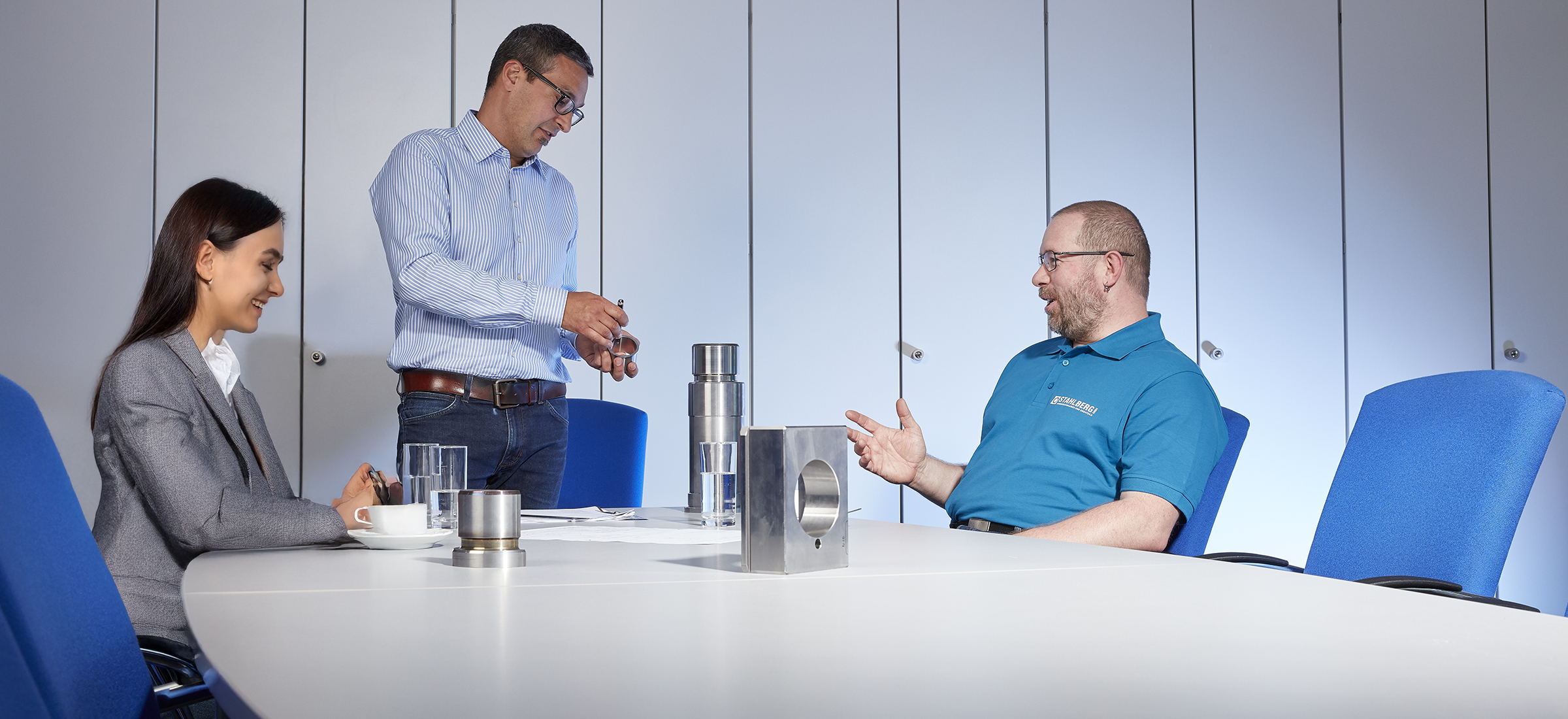 Stahlberg-Beratungsgespräch Technische Beratung bei der Stahlberg GmbH in Langenfeld – Entwicklung und Abstimmung individueller Lösungen für Verbindungselemente und Sonderanfertigungen.
